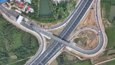 “1万公里”已到临门一脚！湖北开始踩油门了