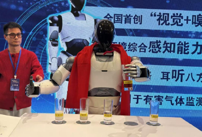 “老友”升级，“新朋”首秀！湖北“新春第一会”Ta们硬核亮相 