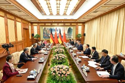 习近平会见德国总理默茨