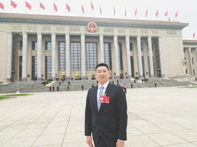 让两会精神在荆楚大地落地生根