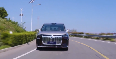 “车谷造”汽车亮相巴黎 加速出海