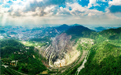 矿坑为幕，绿茵为台！黄石楚超，藏着青铜古城的热血与浪漫