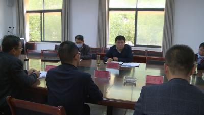 骆明正调研团风镇扶贫项目验收报账工作