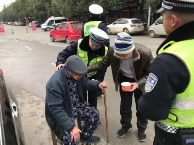 寒风中，暖心交警伴你平安同行