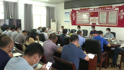 县疫情防控前方指挥部召开战地碰头会