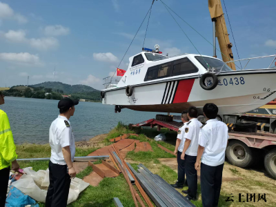 团风县交通局：“鄂海巡0438”号海巡艇  顺利巡航