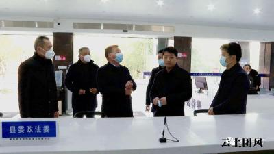 县长胡凯春节前夕送关怀 岁寒情深暖人心