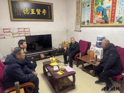 团风县文明办开展新春走访慰问道德模范等先进典型活动