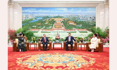 习近平夫妇同苏林夫妇亲切话别