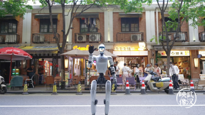 逛街遇到机器人跟你打招呼？别惊讶，它们是武汉的“数字邻居”