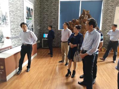 省人大办公厅带领我县考察团到咸宁赤壁市考察黑砖茶产业