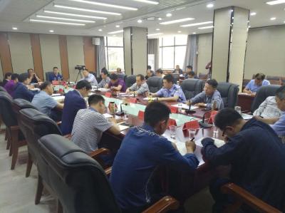 县“双创”指挥部召开工作周例会