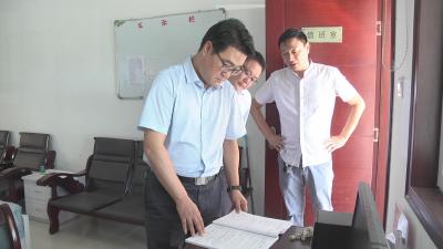 县领导检查指导防汛抗旱工作