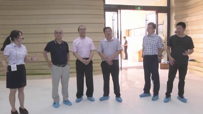 正轩投资组织考察团到我县考察  