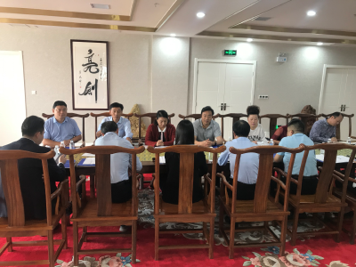 王鹏到中国运鸿控股有限公司考察参观  