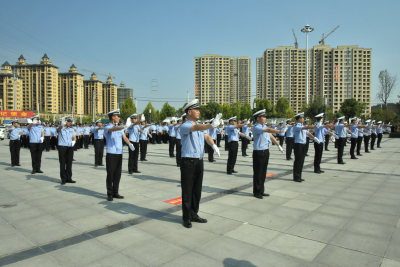 我县举办公安机关实战大练兵暨新中国成立70周年安保誓师大会  