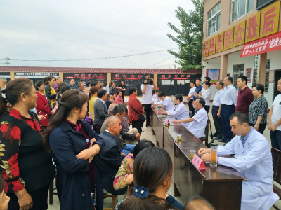 市政协到我县开展“健康垄上行——送医送药下乡”活动  
