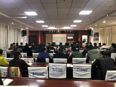 全国脱贫攻坚先进事迹报告会召开  