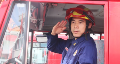向逆火而行的消防英雄致敬！