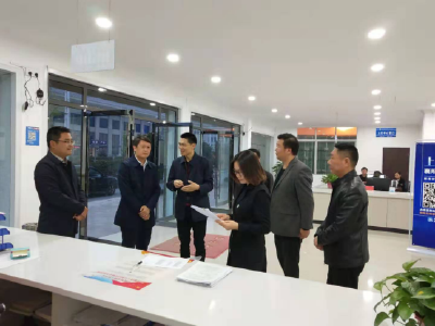 县领导检查指导退役军人服务站建设情况
