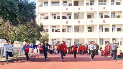 肖堰完全小学举办“礼之健”达标运动会