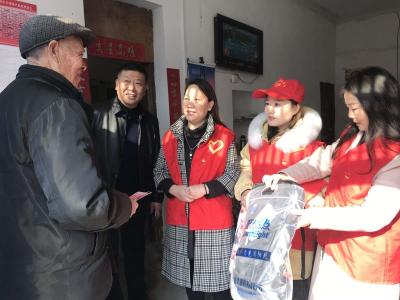 县农路局：践行使命映初心  结对社区微帮扶 