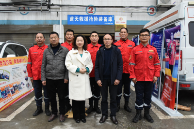 李晓佳走访慰问道德模范  