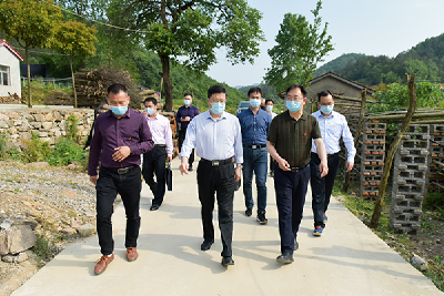 吕义斌调研我县脱贫攻坚等工作时强调： 因地制宜 深挖潜力 确保群众长期受益