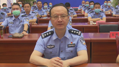 县公安局：讲述英模故事  传递奋进力量