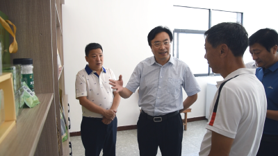 王鹏到李庙镇调研精准扶贫工作