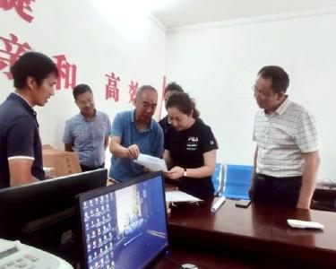 县领导到薛坪镇督导精准扶贫工作