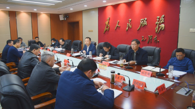 陈栋主持召开县政府第十二次常务会议