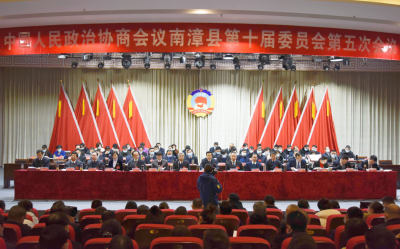 政协委员开展第二次分组讨论