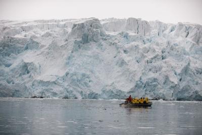 每年近2700亿吨冰消失！冰川加速融化促海平面持续上升
