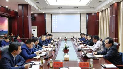 中国智慧城市工作委员会秘书长熊垓智一行考察我县通用航空机场项目选址规划