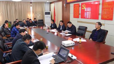 我县对4月份7个招商引资项目进行评审