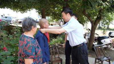 兴斌书记看望慰问基层老党员，送上党组织的关怀和温暖