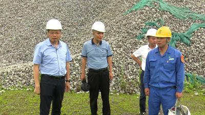 县领导检查工贸企业 、矿山安全生产工作