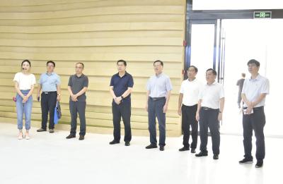 全国工商联调研组到我县调研