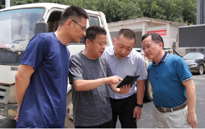 陈栋赶赴李庙镇指挥抗洪救灾