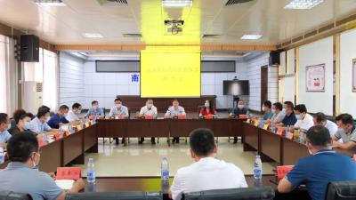 罗兴斌：科学研判，精准施策，确保疫情防控与经济社会发展两手抓两不误