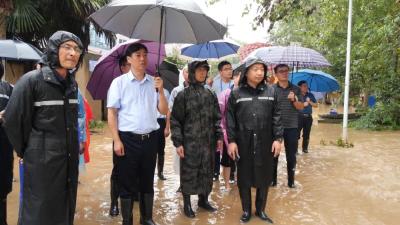 罗兴斌强调：全力以赴做好受灾群众安置工作