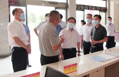 成佳刚到南漳调研人大换届选举、人大代表联络站设施建设和疫情防控工作