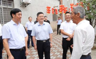 吕义斌到南漳调研指导村（社区）“两委”换届工作时强调：扛牢政治责任 选优配强乡村振兴路上“火车头”