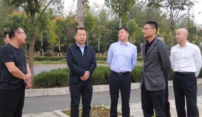 陈栋检查国庆节期间城区环境卫生