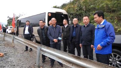 交通运输部领导督导调研我县公路水毁工作