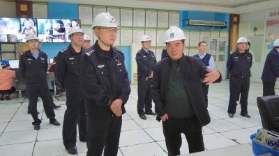 南漳县公安局交警大队开展“牵手解难题、聚力促发展”活动