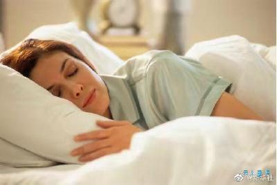 晚上几点睡觉能保持健康？这项研究给出参考答案