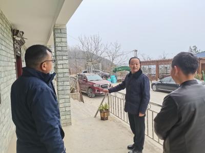 晏兆品到板桥镇调研指导村（社区）“两委”换届选举工作