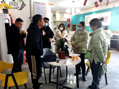 县领导调研校外培训机构专项治理工作